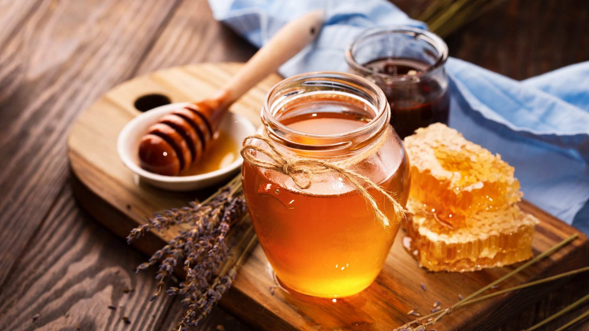 Mật ong nguyên chất 100% mới làm được rượu mật ong.